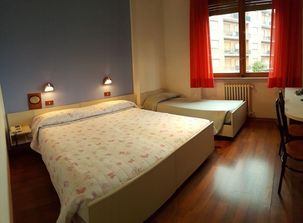 Twelve Hotel Moncalieri Exterior photo