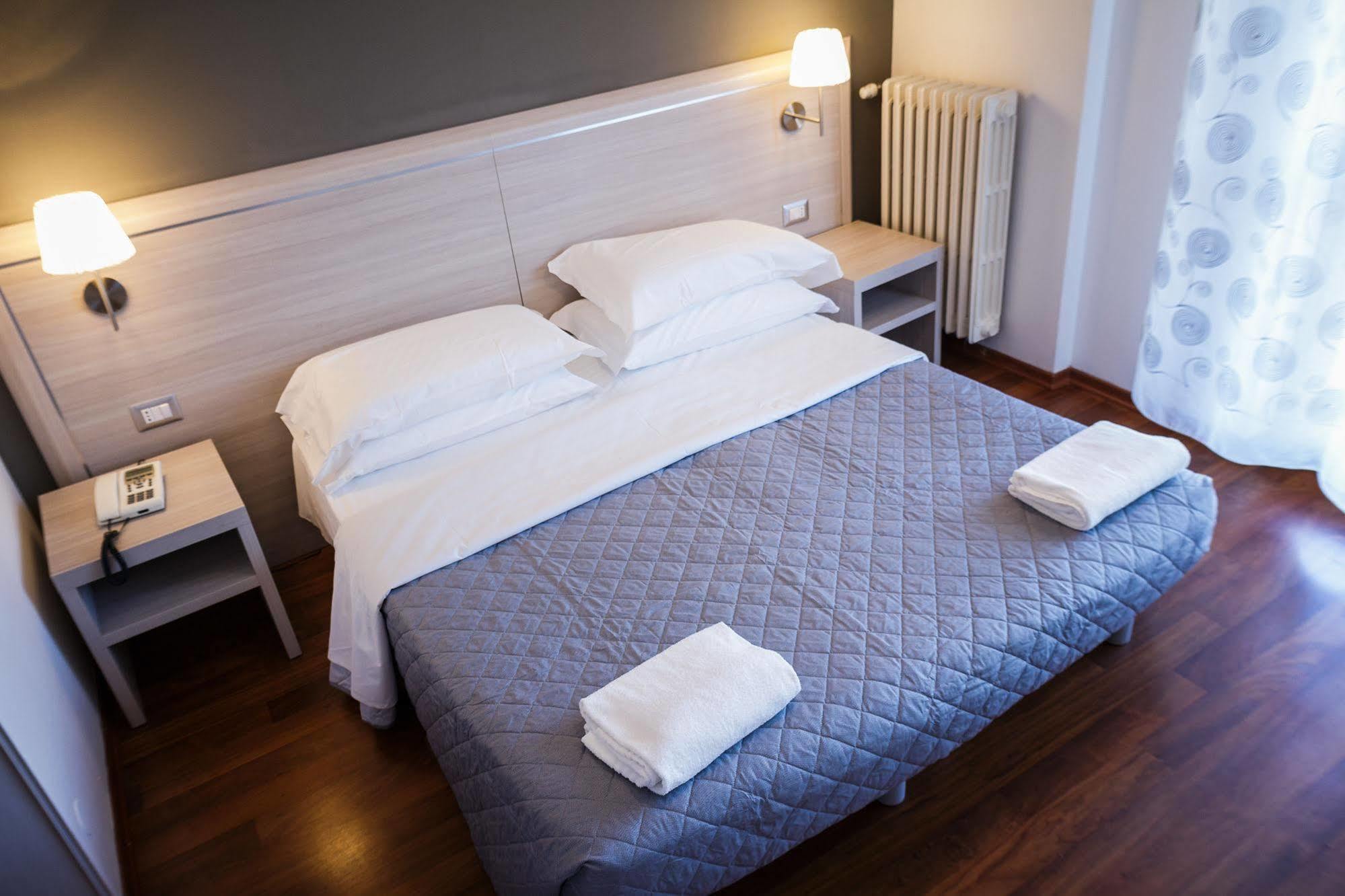 Twelve Hotel Moncalieri Room photo