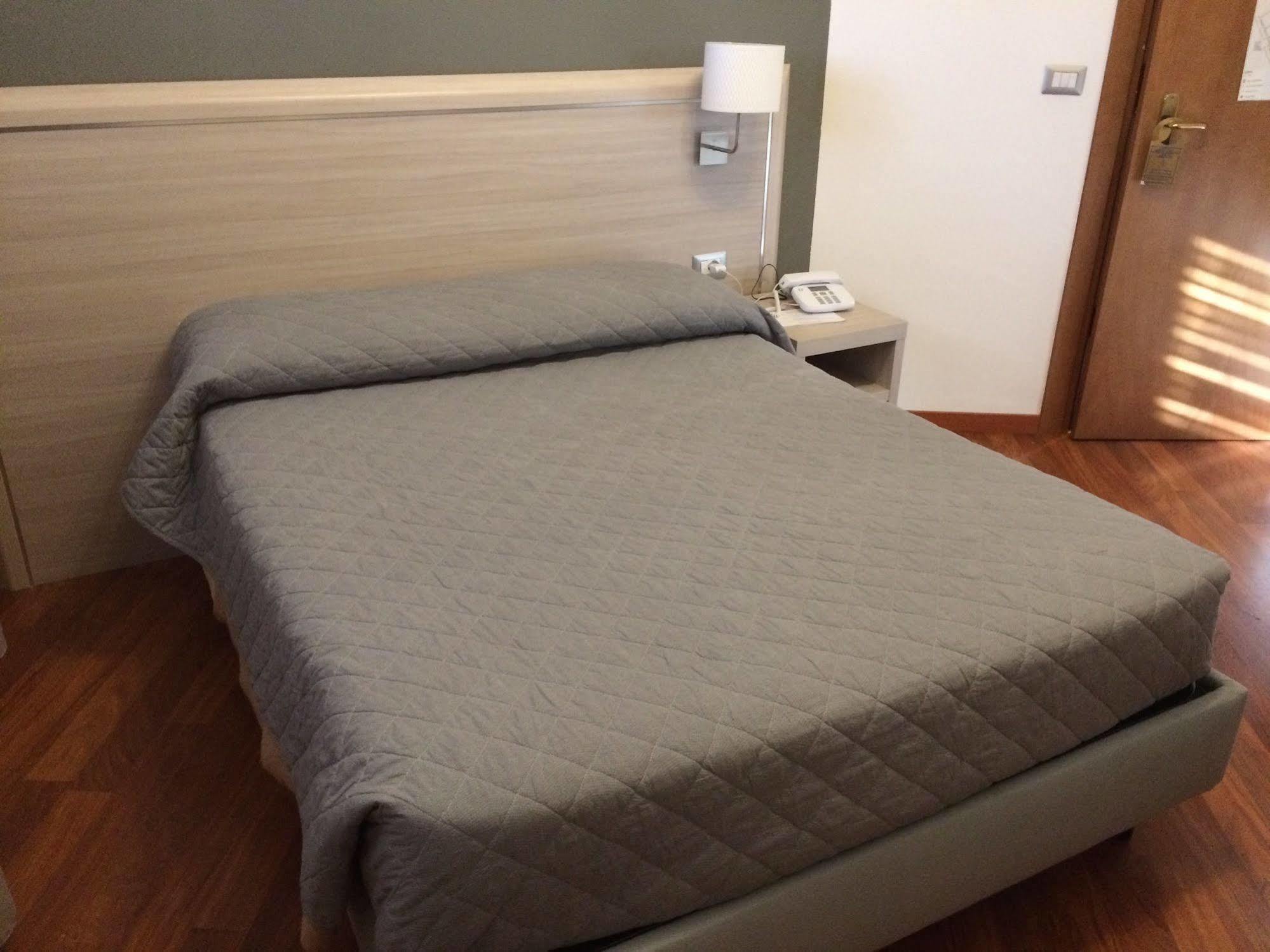 Twelve Hotel Moncalieri Room photo