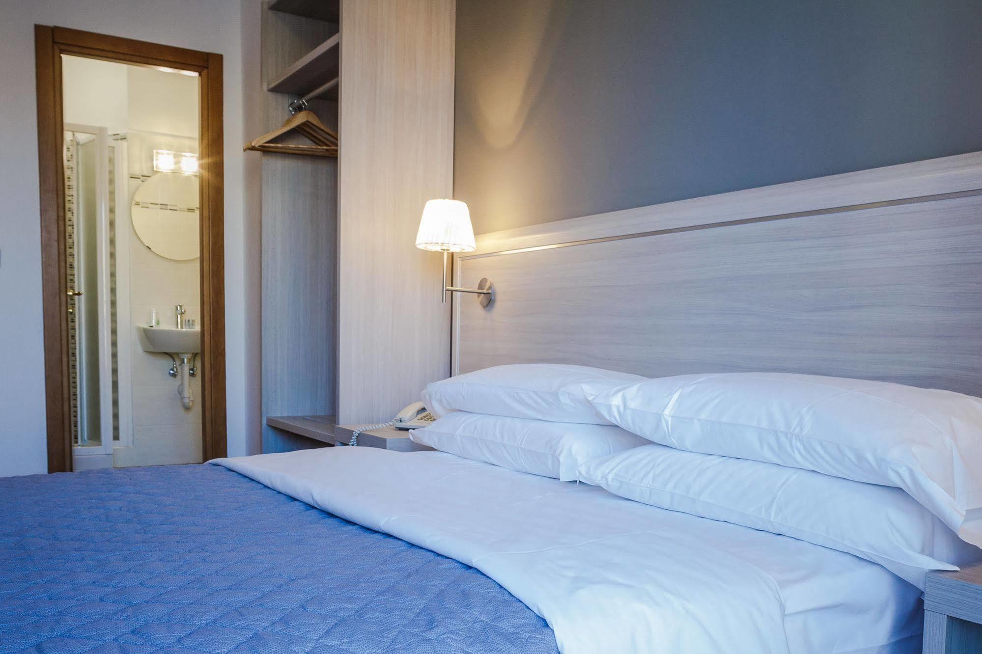 Twelve Hotel Moncalieri Room photo
