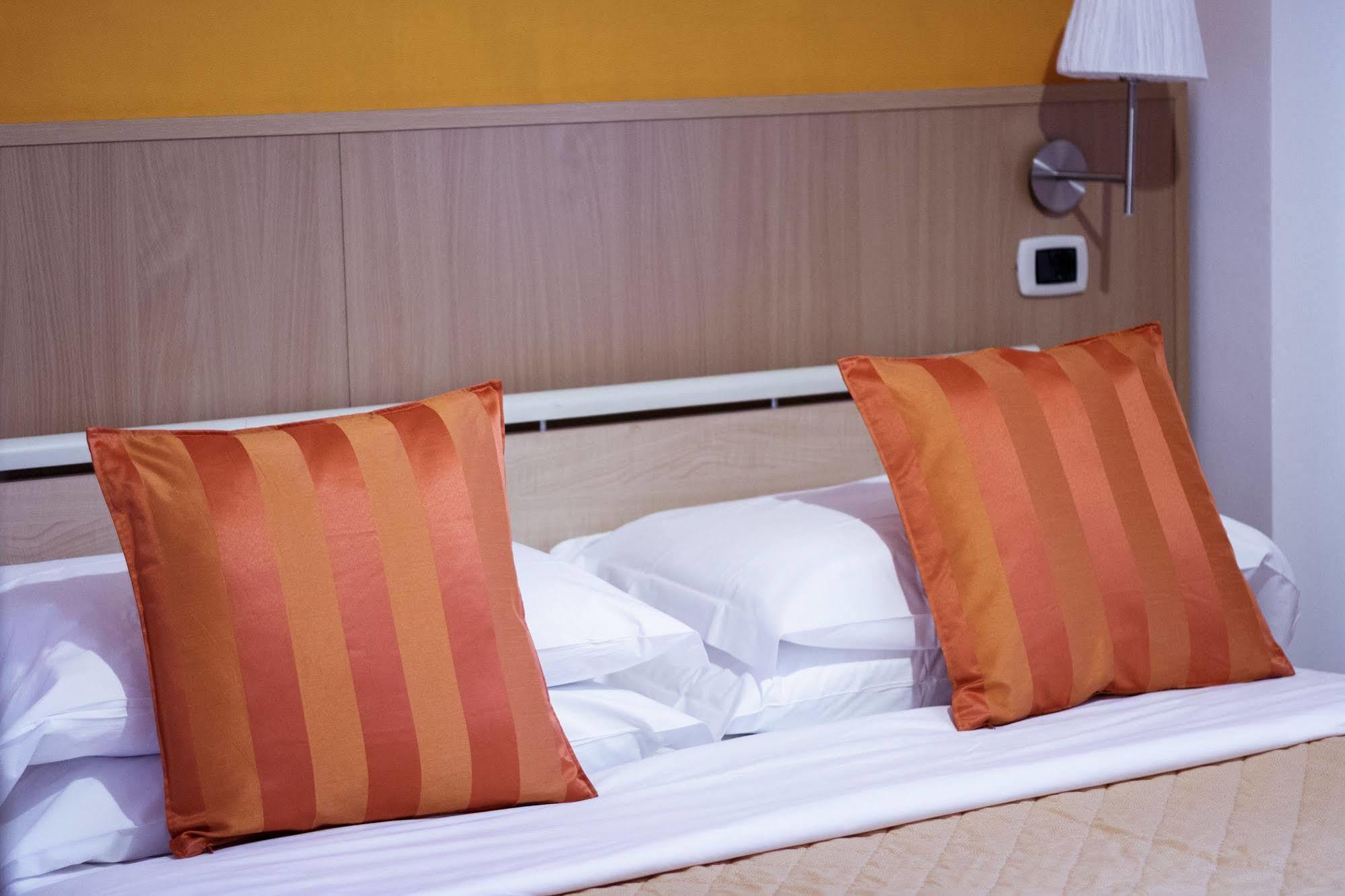 Twelve Hotel Moncalieri Room photo