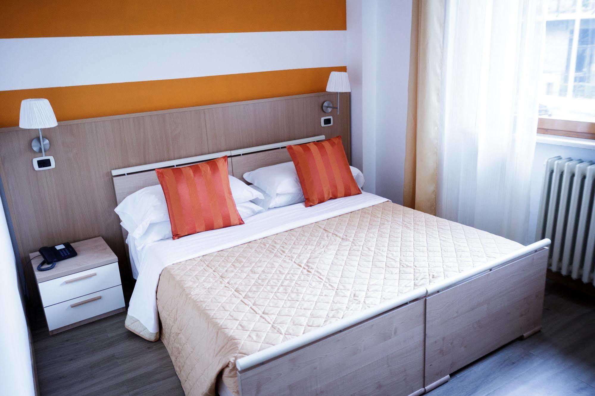 Twelve Hotel Moncalieri Room photo